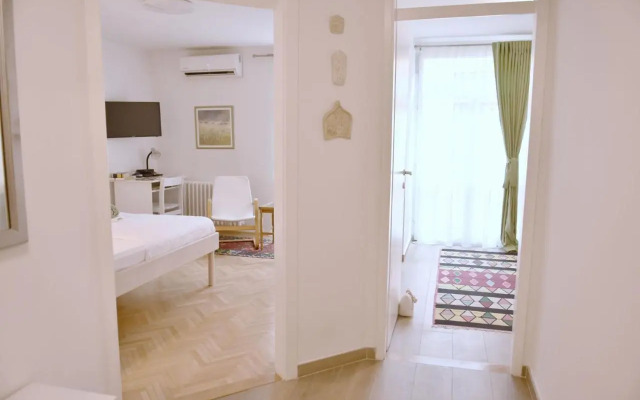 Charming Studio in City Center-Excellent Location