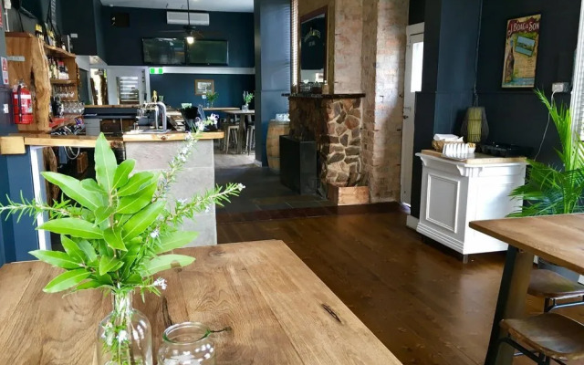 Healesville Garden Accommodation — The Grand Hotel