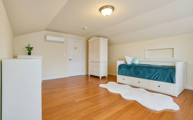 The Grand North Seattle Family Home