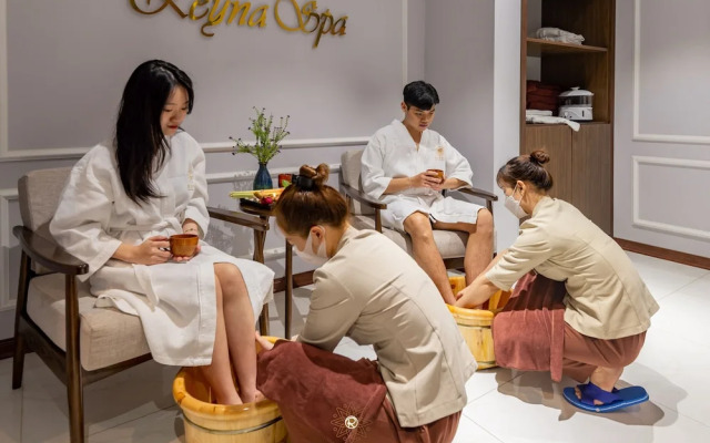 Reyna Luxury Hotel