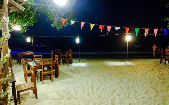 LaLune Beach Resort