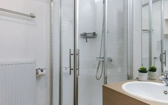 Modern Apartment Near the Beach