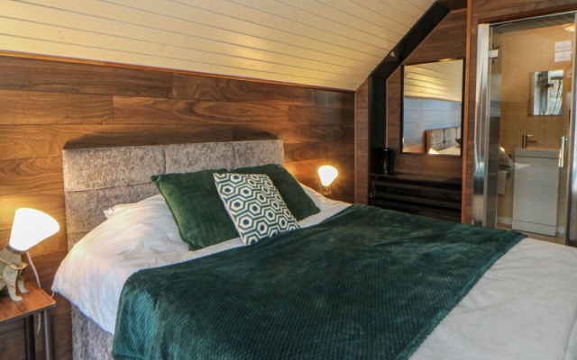 Glamping Tri Pod 7 - Gower