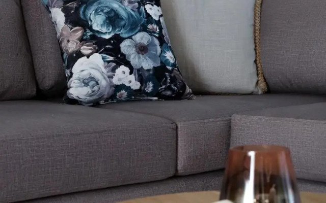 Under the Aqueduct boutique house