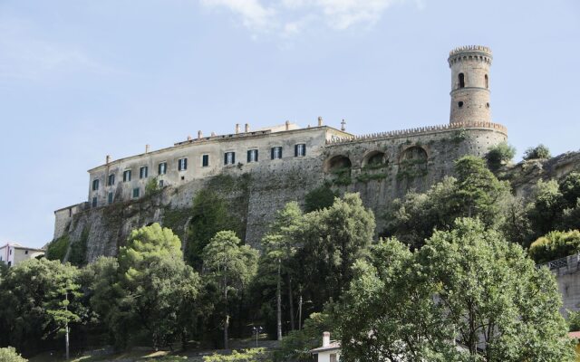Castello Di Caccuri Suites