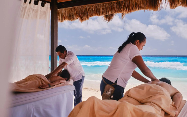 Hotel NYX Cancun All Inclusive
