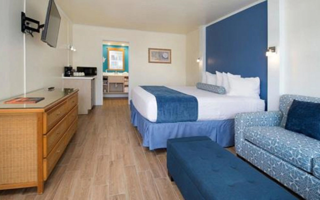 Outrigger Beach Resort