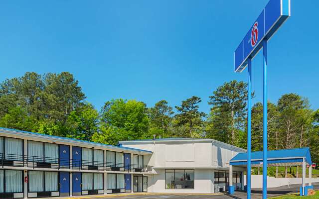 Motel 6 Cleveland, TN