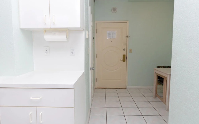 656 Studio Apartment Hollywood Beach