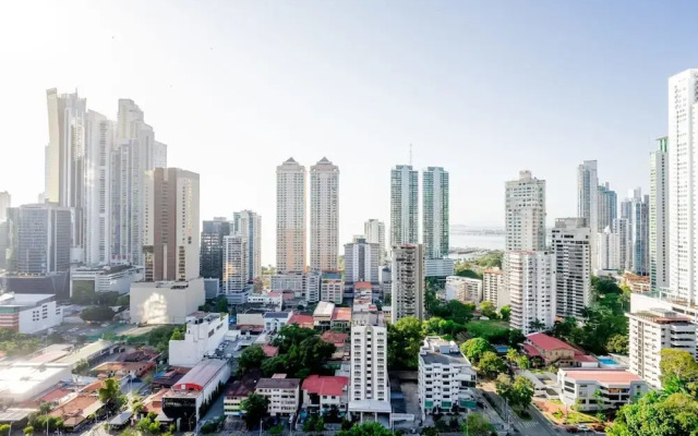 w Majestic 1BR w Beautiful View in Calle 50