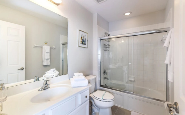 5196oa Luxury 6 Bedroom 5.5 Bath Home