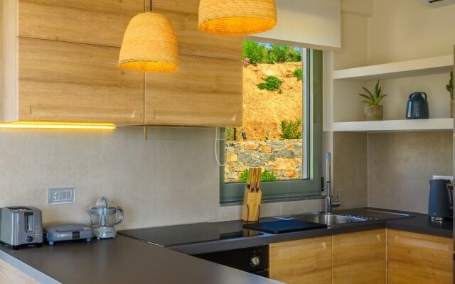 Roots Suites in Crete