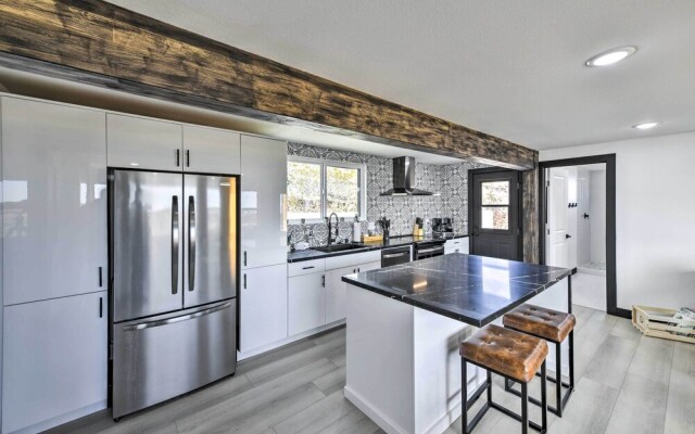 Hilltop Oasis w/ Sweeping Landscape Views