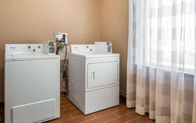 MainStay Suites Meridian - Bonita Lakes