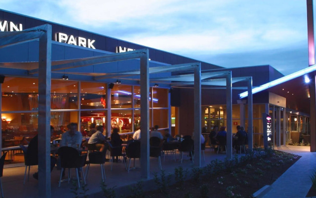 Nightcap at Sandown Park Hotel