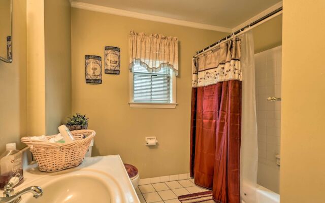 Spacious Memphis Home - Walk to Graceland