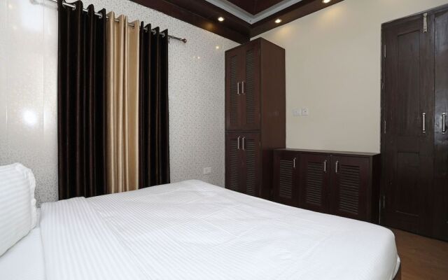 OYO 13427 Home Luxury 3BHK Near Mall Road
