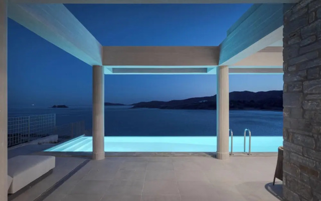 Luxurious Seafront Villa Karystos
