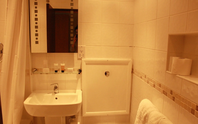 Kensington Court Hotel