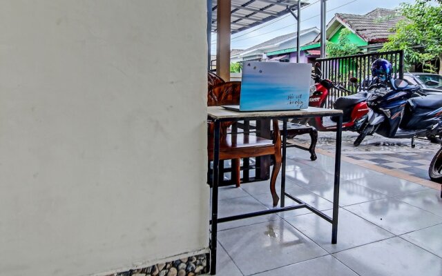 OYO Life 91268 Homestay Bu Erma Syariah