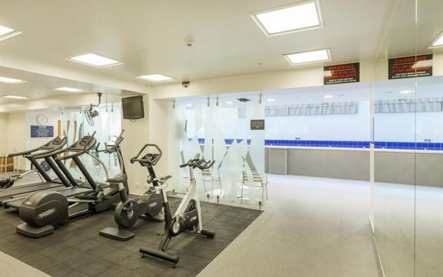 Sea view studio with pool and gym