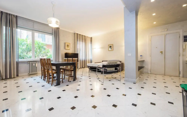 Spacious flat with Balcony