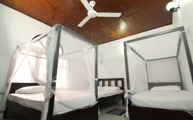 2in1 Kandy Hostel Homestay