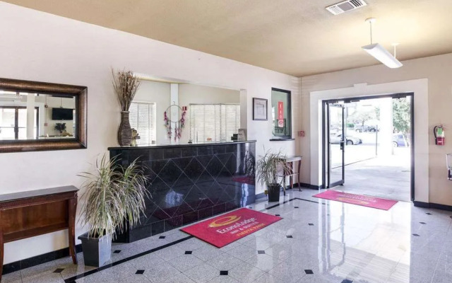 Econo Lodge Inn & Suites Fiesta Park