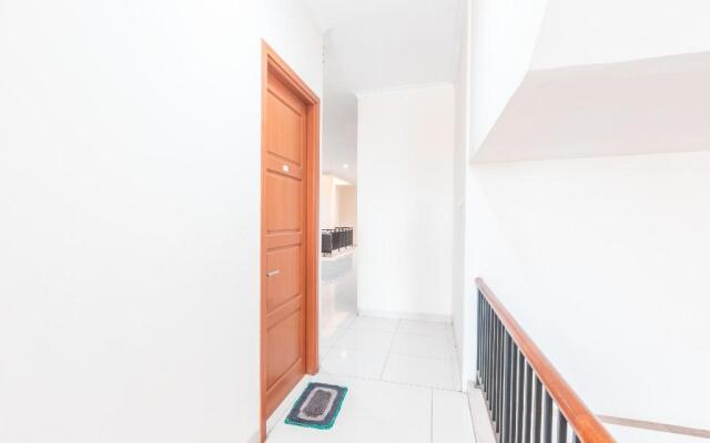 OYO 2364 Cempaka Harapan Indah