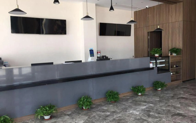 Home Inn UP Huayi Selected Hotel (Huanghua Zhongjie Branch)