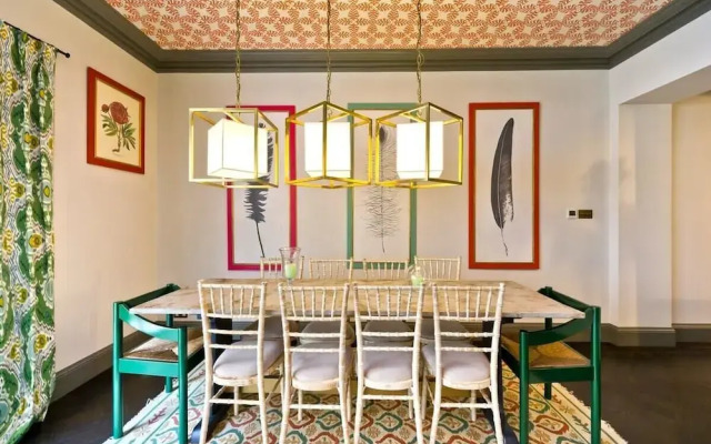 Colourful 3 Bed Kensington Garden Flat