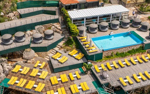 Green Beach Hotel