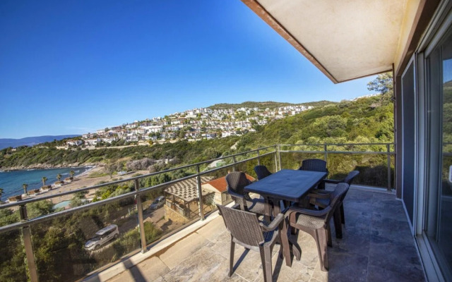 Villa With Sea View and Terrace in Milas Bodrum