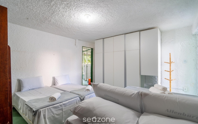 House w. 5-br and Pool 200m From the Beach Fpl0228
