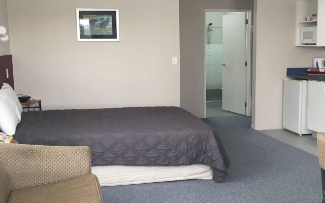 Thornton Lodge Motel