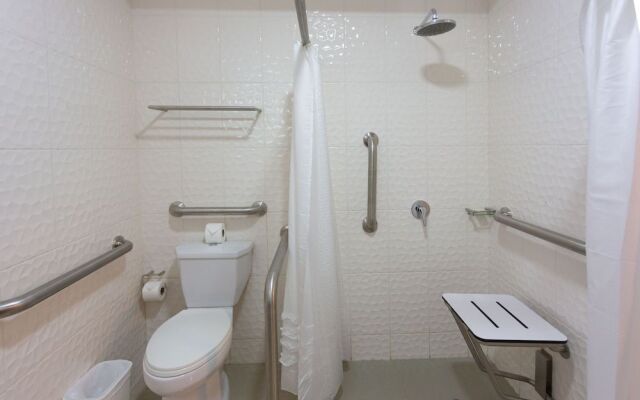Howard Johnson by Wyndham Lima Miraflores Larco