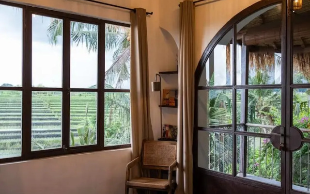 Tropical Private Villa, 3 BR, Canggu Ricefield View
