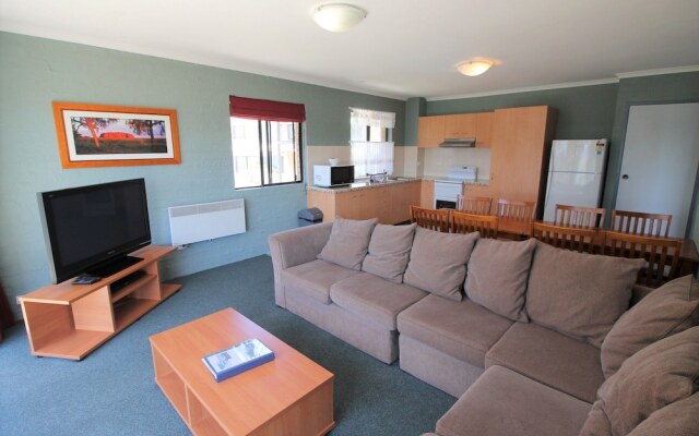 Kirwan Apartment 18 - Large Jindabyne Apartment