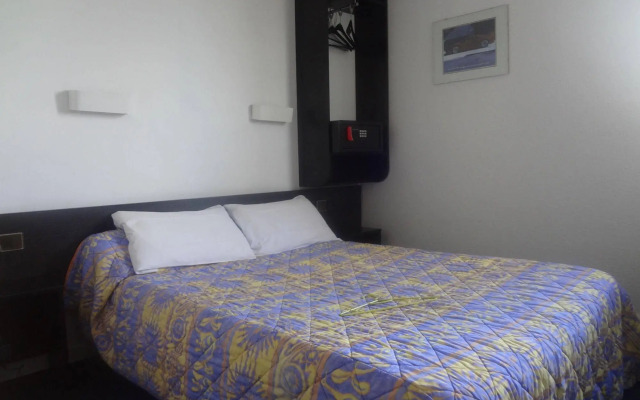 Rev'Hotel Coignières