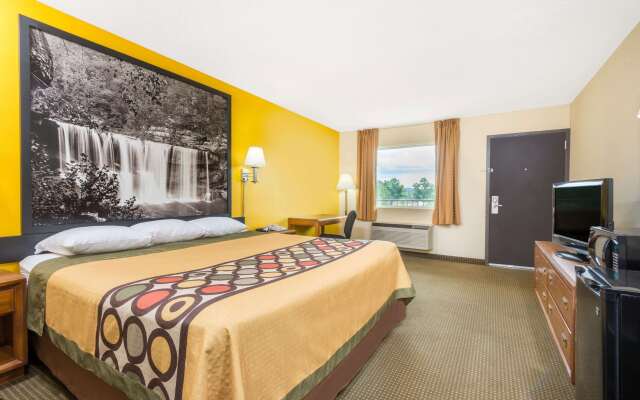 Super 8 by Wyndham Williamsburg