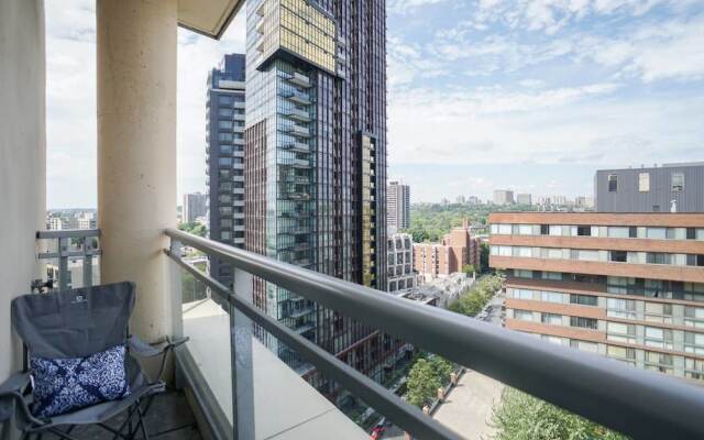 Yorkville Penthouse Studio Yonge & Bloor