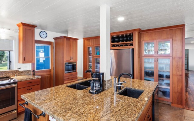 Spindrift Kauai 3 Bedroom Home by RedAwning