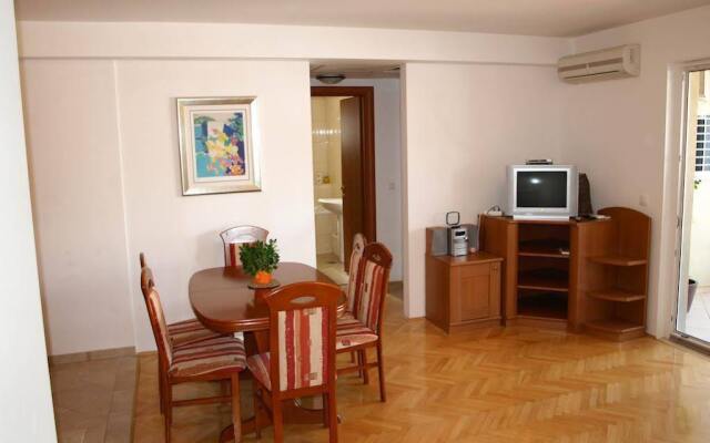Adora Apartment 2