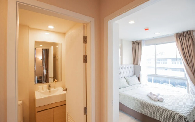 Near BK University Quiet Condo in Rama4 bkb137