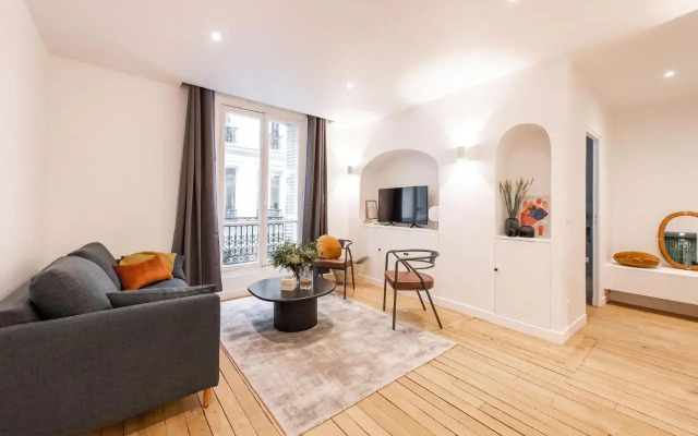 Central and renovated Parisian apartment, 6-7 guests