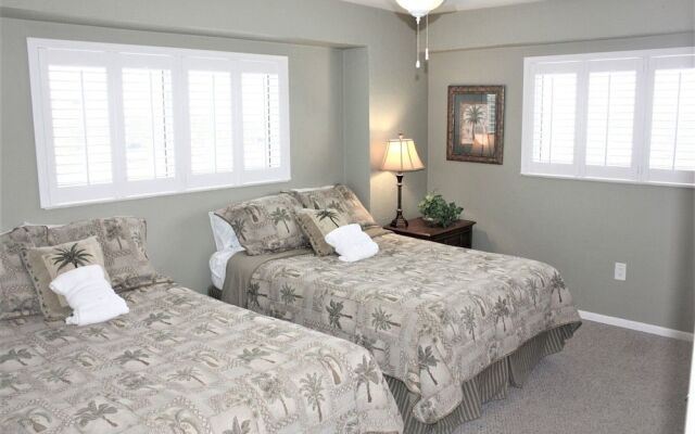 Jamaica Royale - 405 - 2 Br Condo