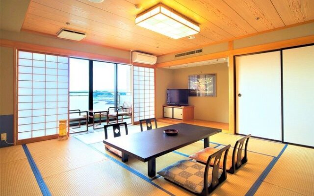 Kamogawa Hills Resort Hotel