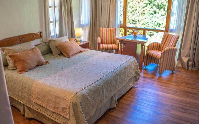 Hotel y Cabañas Le Village