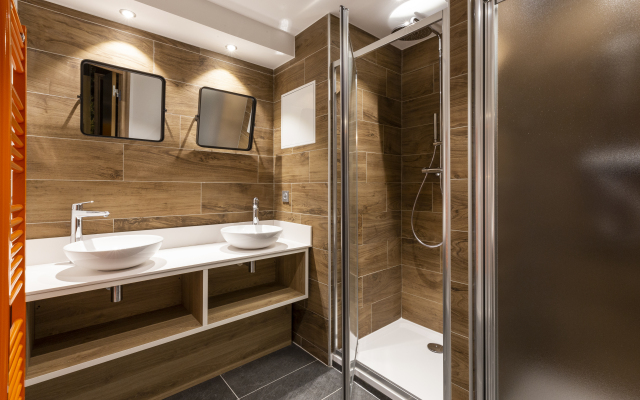 Hotel Base Camp Lodge - Bourg Saint Maurice