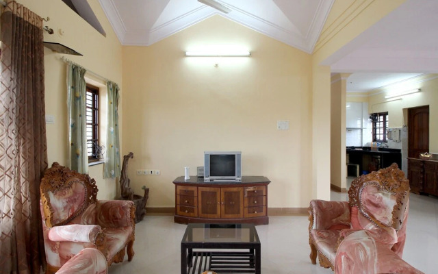 OYO 17131 Home Spacious 2BHK Dona Paula